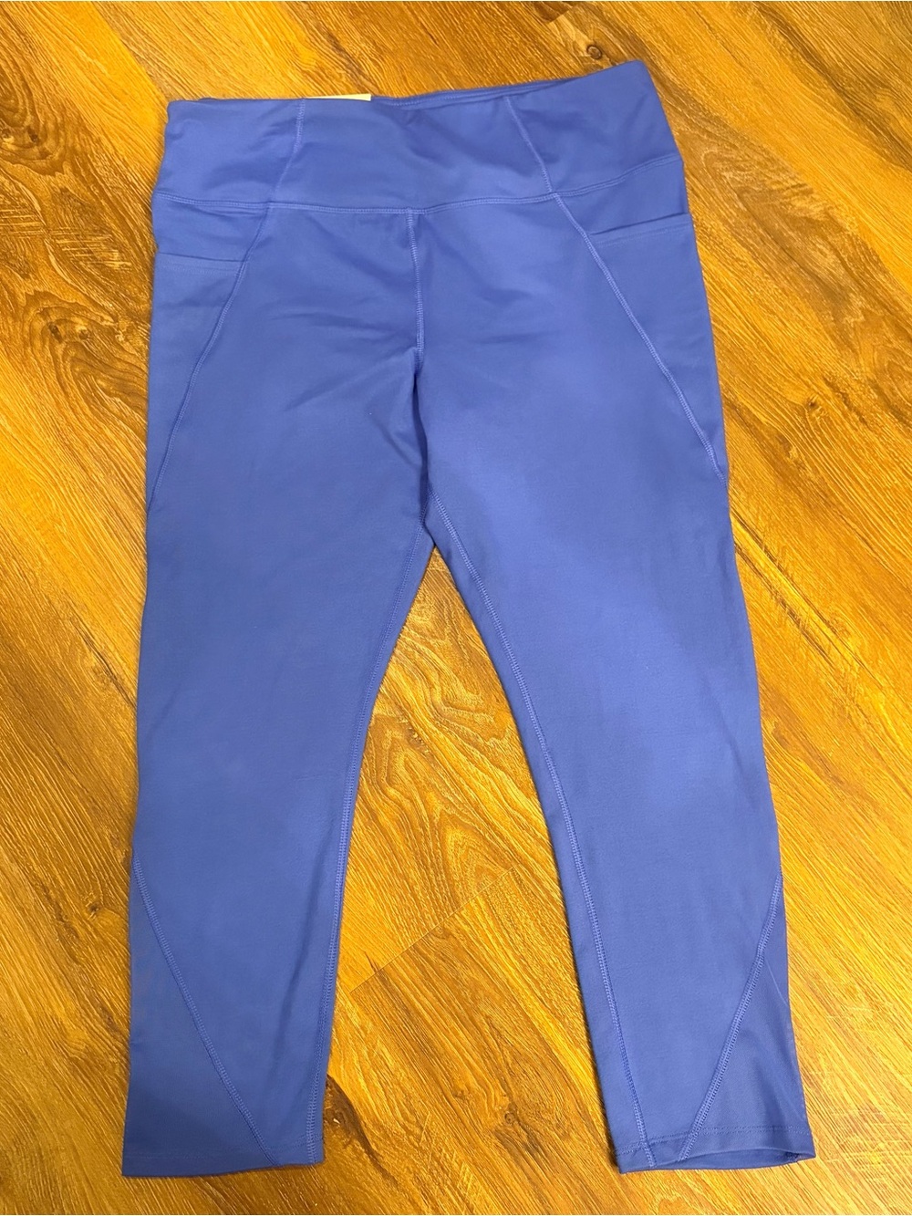 NWT SO High-Rise Blue Capri Leggings with Side Pockets Women’s XL 💙